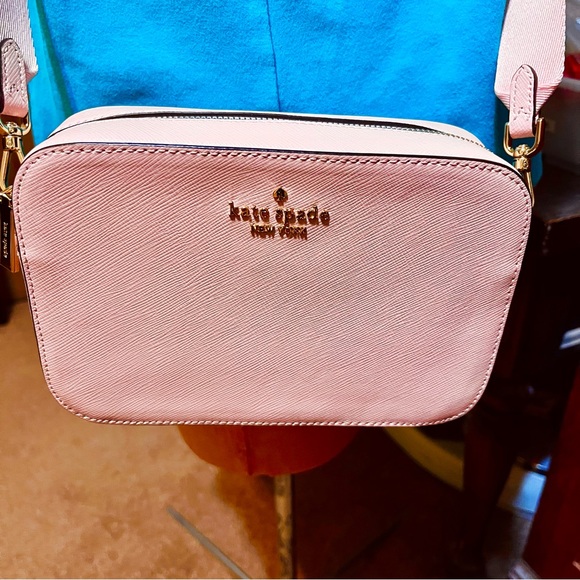 kate spade Handbags - Kate Spade Pastel Pink Leather Crossbody Bag